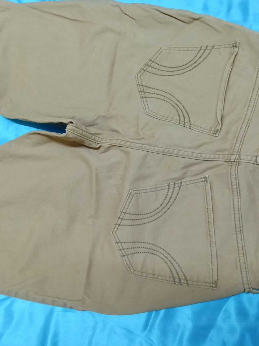 Hollister Curvy High-Rise Super Skinny pants in a khaki or tan color - Picture 2 of 11